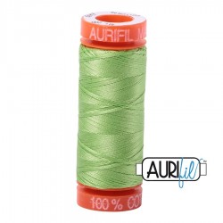 FIL COTON MAKO 50 AURIFIL 5017 Shining Green - Petite bobine de 200 mètres