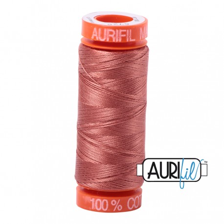 FIL COTON MAKO 50 AURIFIL 6728 Cinnabar - Petite bobine de 200 mètres