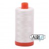 FIL COTON MAKO 50 AURIFIL 2026 Chalk - Grosse bobine de 1300 mètres