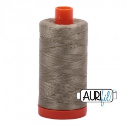 FIL COTON MAKO 50 AURIFIL 2900 Light Khaki Green - Grosse bobine de 1300 mètres