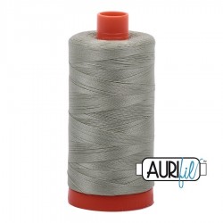 FIL COTON MAKO 50 AURIFIL 2902 Light Laurel Green - Grosse bobine de 1300 mètres