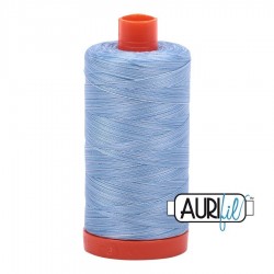 FIL COTON MAKO 50 AURIFIL 3770 Stonewashed Denim - Grosse bobine de 1300 mètres