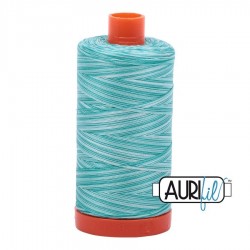 FIL COTON MAKO 50 AURIFIL 4654 Turquoise Foam - Grosse bobine de 1300 mètres