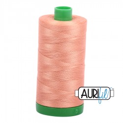 FIL COTON MAKO 40 AURIFIL 2215 Peach - Grosse bobine de 1000 mètres