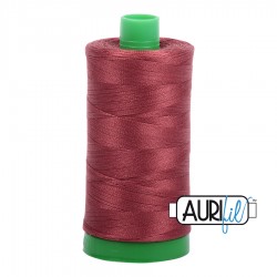 FIL COTON MAKO 40 AURIFIL 2345 Raisin - Grosse bobine de 1000 mètres