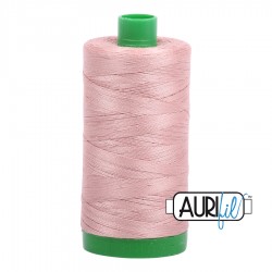 FIL COTON MAKO 40 AURIFIL 2375 Antique Blush - Grosse bobine de 1000 mètres