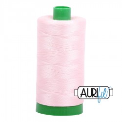 FIL COTON MAKO 40 AURIFIL 2410 Pale Pink - Grosse bobine de 1000 mètres