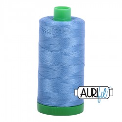 FIL COTON MAKO 40 AURIFIL 2725 Light Wedgewood - Grosse bobine de 1000 mètres