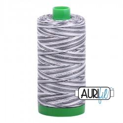 FIL COTON MAKO 40 AURIFIL 4652 Licorice Twist - Grosse bobine de 1000 mètres