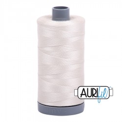 FIL COTON MAKO 28 AURIFIL 2309 Silver White - Grosse bobine de 750 mètres