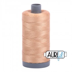 FIL COTON MAKO 28 AURIFIL 2318 Cachemire - Grosse bobine de 750 mètres