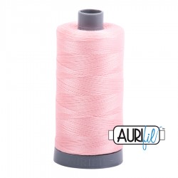 FIL COTON MAKO 28 AURIFIL 2415 Blush - Grosse bobine de 750 mètres