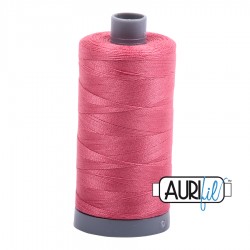 FIL COTON MAKO 28 AURIFIL 2440 Peony - Grosse bobine de 750 mètres