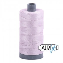 FIL COTON MAKO 28 AURIFIL 2564 Pale Lilac - Grosse bobine de 750 mètres