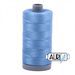 FIL COTON MAKO 28 AURIFIL 2725 Light Wedgewood - Grosse bobine de 750 mètres