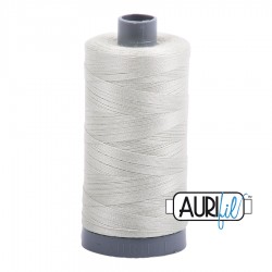 FIL COTON MAKO 28 AURIFIL 2843 Light Grey Green - Grosse bobine de 750 mètres