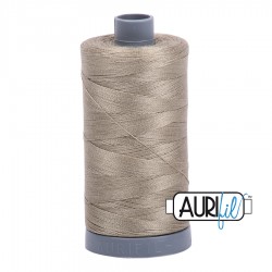 FIL COTON MAKO 28 AURIFIL 2900 Light Khaki Green - Grosse bobine de 750 mètres