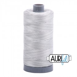 FIL COTON MAKO 28 AURIFIL 4060 Silver Moon - Grosse bobine de 750 mètres