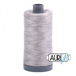 FIL COTON MAKO 28 AURIFIL 4670 Silver Fox - Grosse bobine de 750 mètres