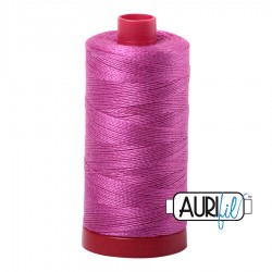 FIL COTON MAKO 12 AURIFIL 2588 Light Magenta - Grosse bobine de 325 mètres