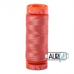 FIL COTON MAKO 50 AURIFIL 2225 Salmon - Petite bobine de 200 mètres