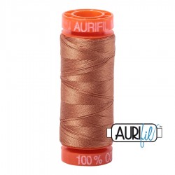 FIL COTON MAKO 50 AURIFIL 2330 Light Chestnut - Petite bobine de 200 mètres