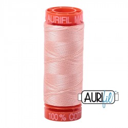 FIL COTON MAKO 50 AURIFIL 2420 Fleshy Pink - Petite bobine de 200 mètres