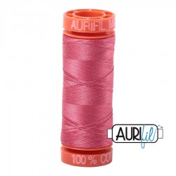 FIL COTON MAKO 50 AURIFIL 2440 Peony - Petite bobine de 200 mètres